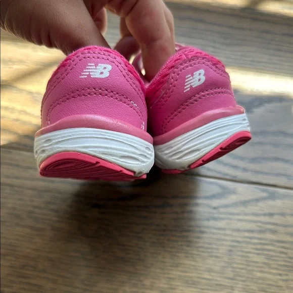 New Balance Pink and White Sneakers with Breathable Mesh 6W free shipping sale - Picture 6 of 8